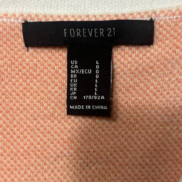 Forever 21 Hawaiian flower top - Picture 3 of 3